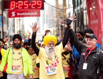TORONTO-FAUJA-SINGH-MARATHON-7